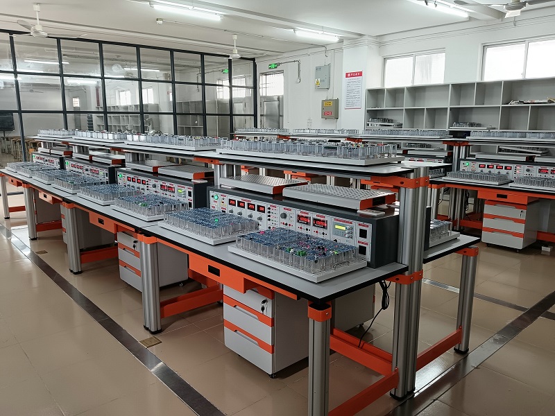 电工电子综合应用创新实训装置