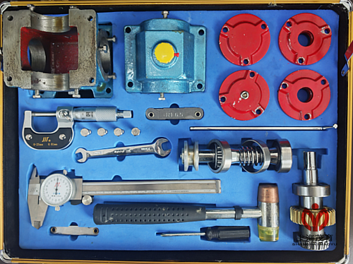 《蜗轮蜗杆减速器》实测绘图组合训练装置